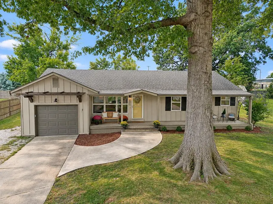 15012 Broadmoor Street, Overland Park, KS 66223 - #2