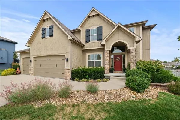 1404 SW 41st Circle, Lee's Summit, MO 64082