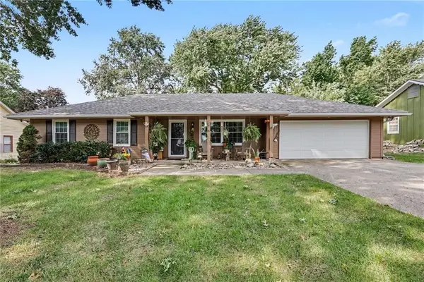 204 14th Avenue N, Greenwood, MO 64034