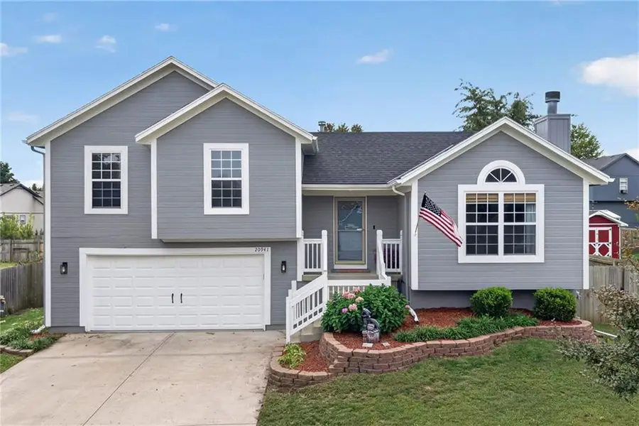 20941 W 226th Street, Spring Hill, KS 66083 - #2