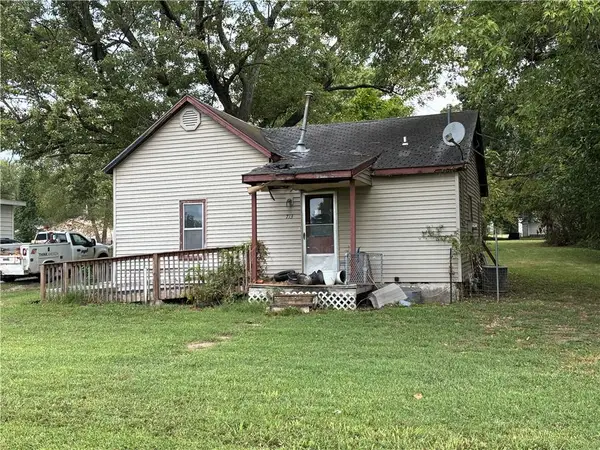 713 E Jefferson Street, Clinton, MO 64788