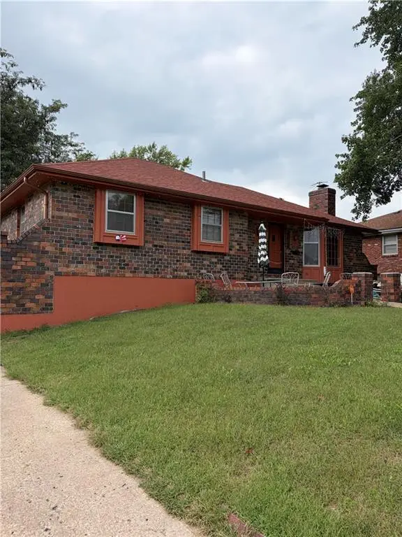 8726 Tennessee Street, Kansas City, MO 64138