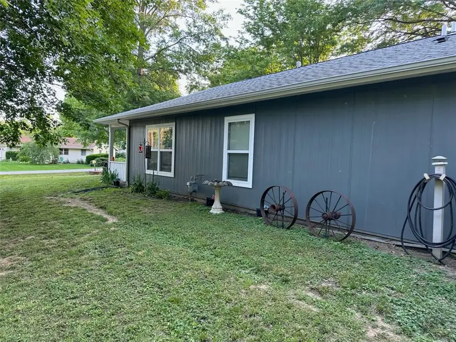 1100 Fremont Street, Baldwin City, KS 66006 - #2