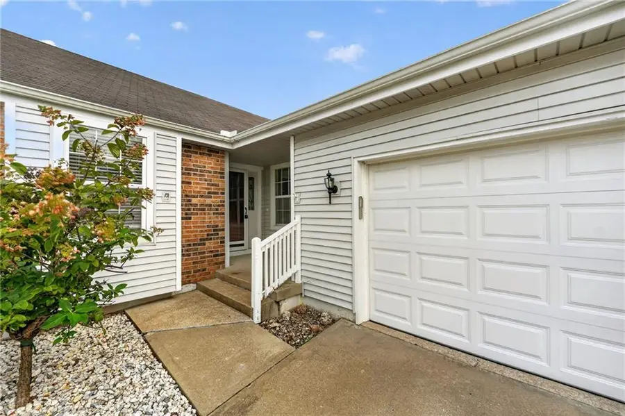 5226 Downey Avenue, Independence, MO 64055 - #3
