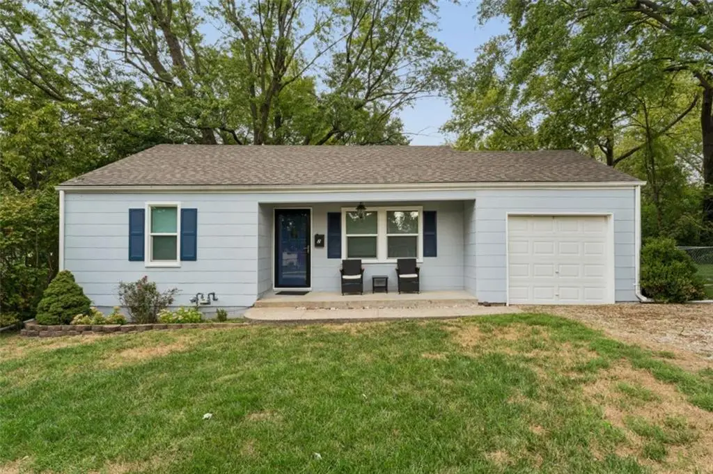 2 Eavey Circle, Harrisonville, MO 64701 - #1