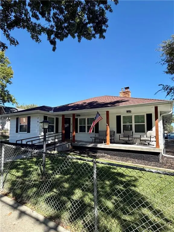 207 S 5th Street, Savannah, MO 64485 - #2