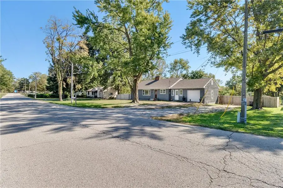 8657 E 57th E 57th Street, Raytown, MO 64129 - #3