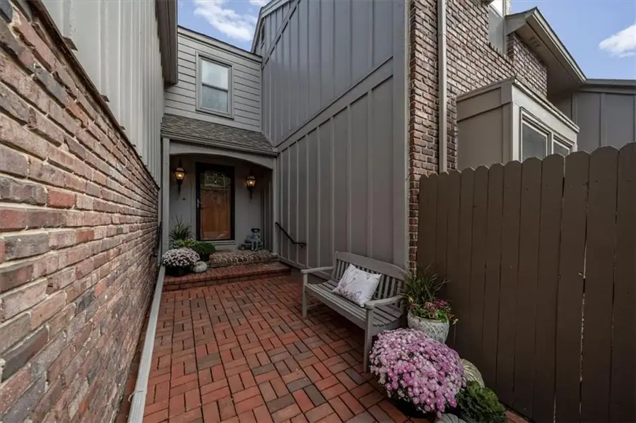 4314 W 112th Terrace, Leawood, KS 66211 - #3