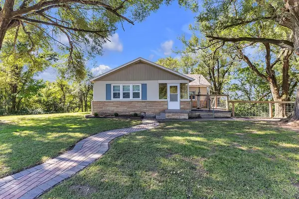 734 Riverview Drive, St Joseph, MO 64503