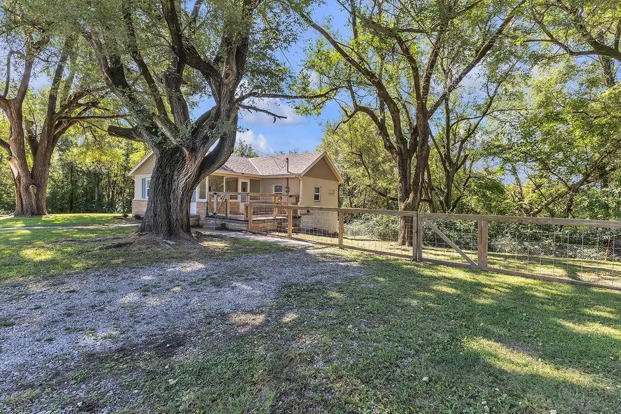 734 Riverview Drive, Saint Joseph, MO 64503 - #2