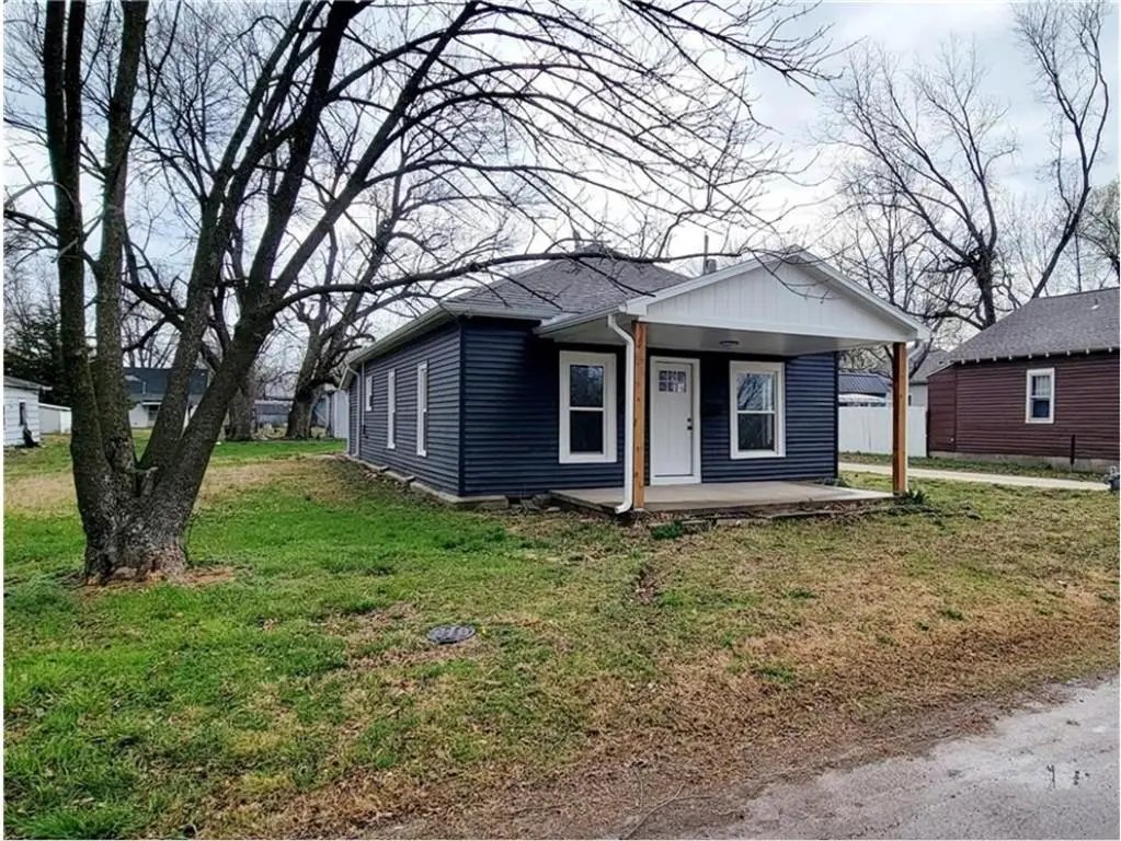 615 N Oak Street, Iola, KS 66749 - #1