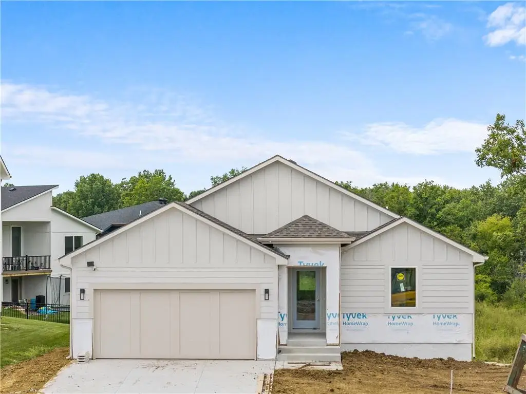 2002 SE Oak Ridge Drive, Oak Grove, MO 64075 - #1