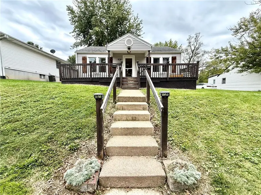 814 E 2nd Street, Maryville, MO 64468 - #2