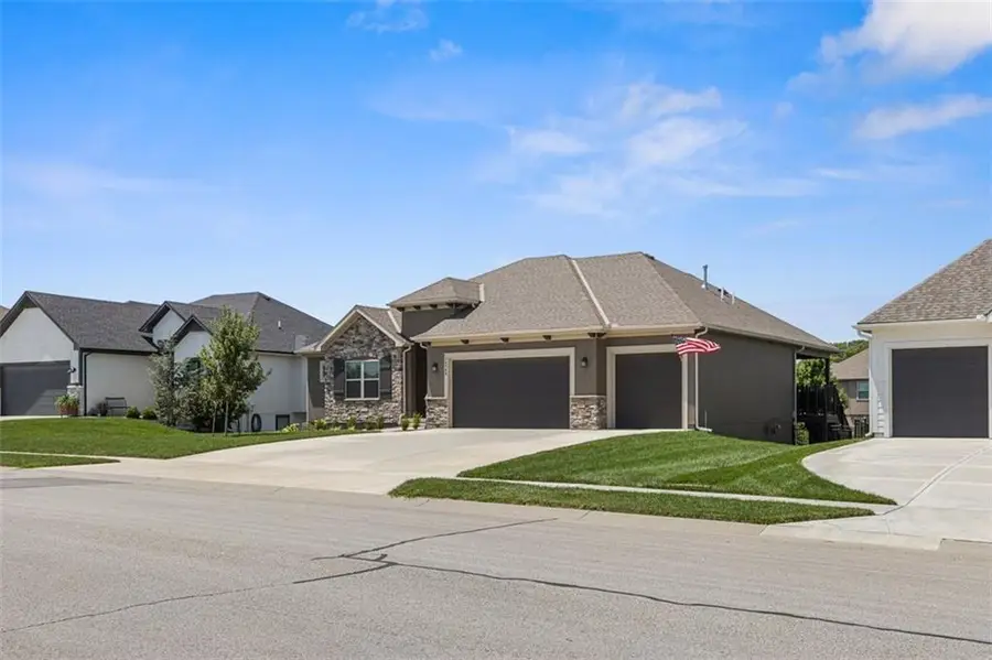 19700 Norton Street, Spring Hill, KS 66083 - #2