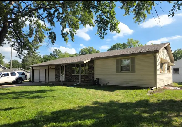 206 E 11th Street, Ottawa, KS 66067