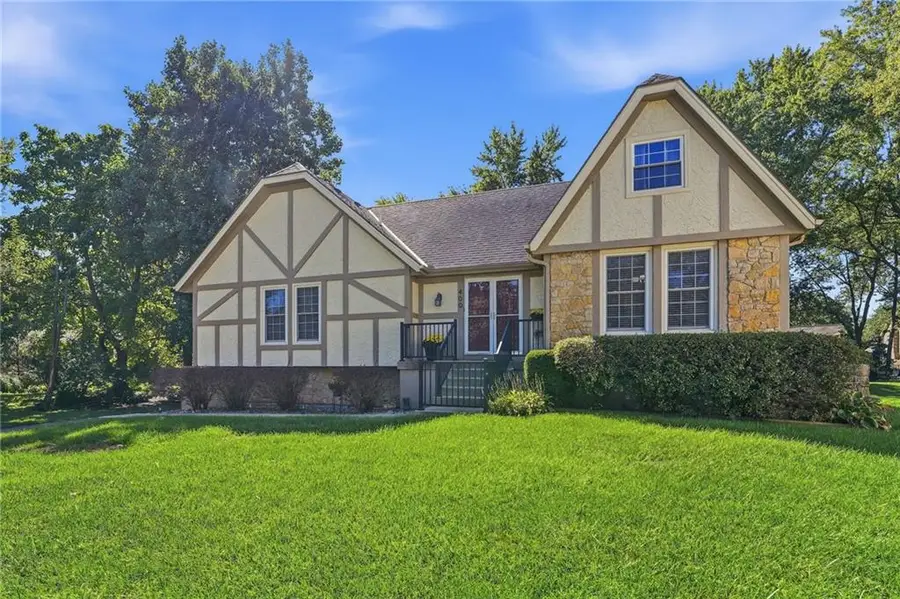 400 NE Dogwood Lane, Lees Summit, MO 64086 - #2