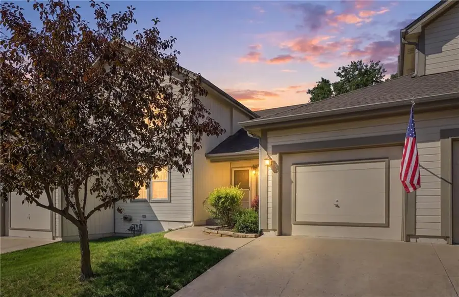 8310 N Barclay Circle, Kansas City, MO 64118 - #2