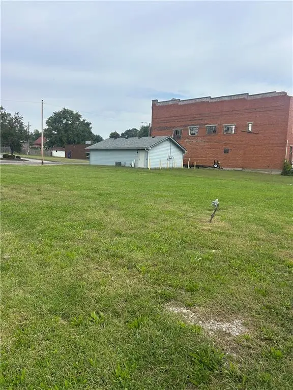 413 Frank Street, Edgerton, MO 64444 - #2
