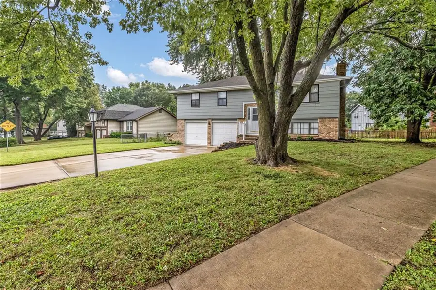 15917 W 152nd Street, Olathe, KS 66062 - #2