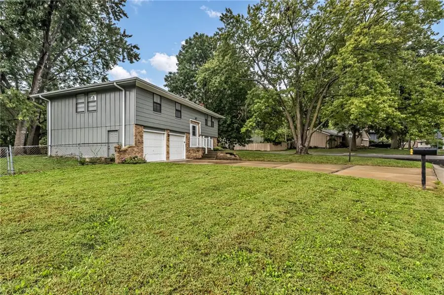 15917 W 152nd Street, Olathe, KS 66062 - #3