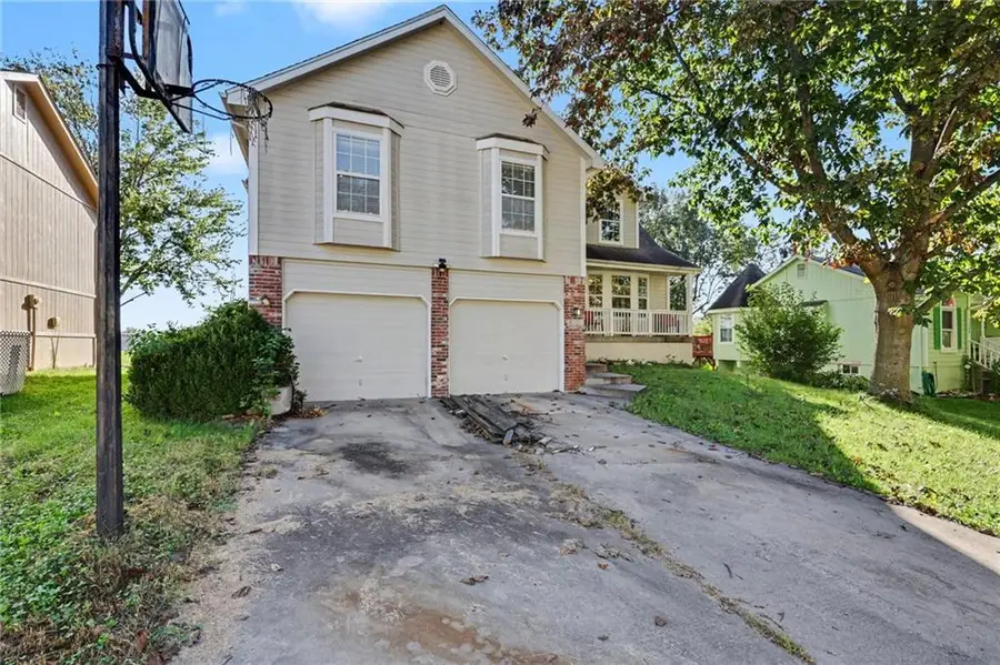 3325 S Sioux Court, Independence, MO 64057 - #2