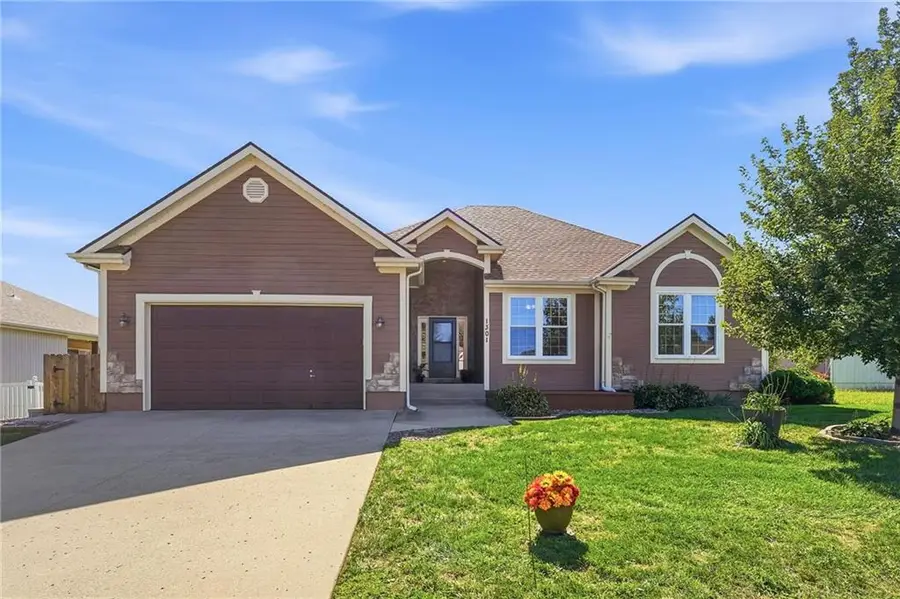 1301 SW 7th Street, Oak Grove, MO 64075 - #2