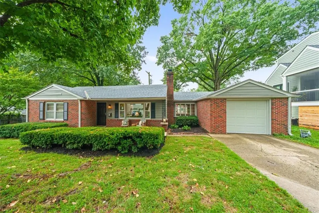 2525 W 50th Terrace, Westwood, KS 66205 - #1