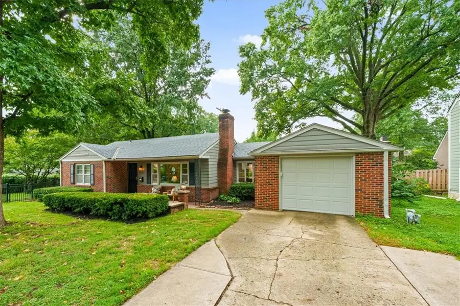 2525 W 50th Terrace, Westwood, KS 66205 - #2