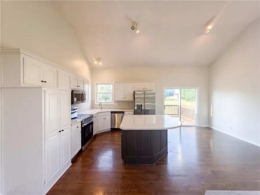 7825 W 143rd Place, Overland Park, KS 66223 - #2