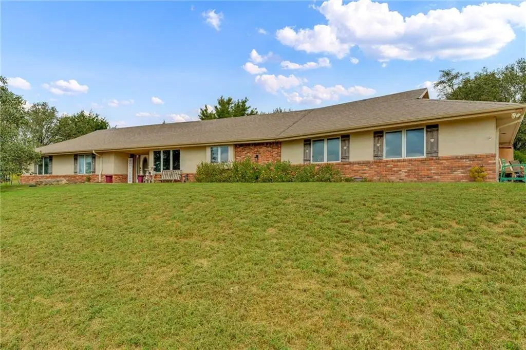 1058 E 932nd Road, Lawrence, KS 66047 - #1