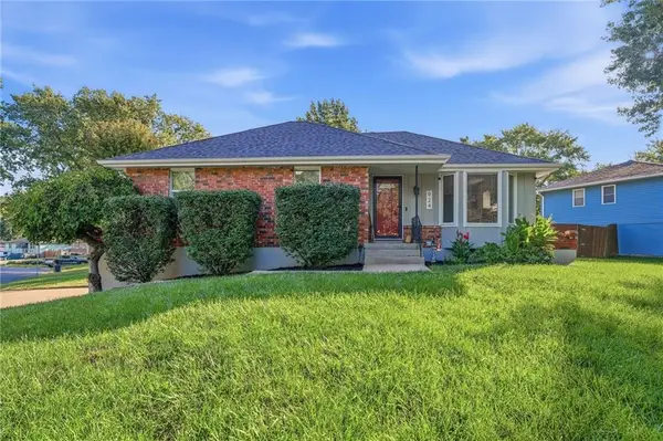 924 SW Speas Drive, Blue Springs, MO 64014