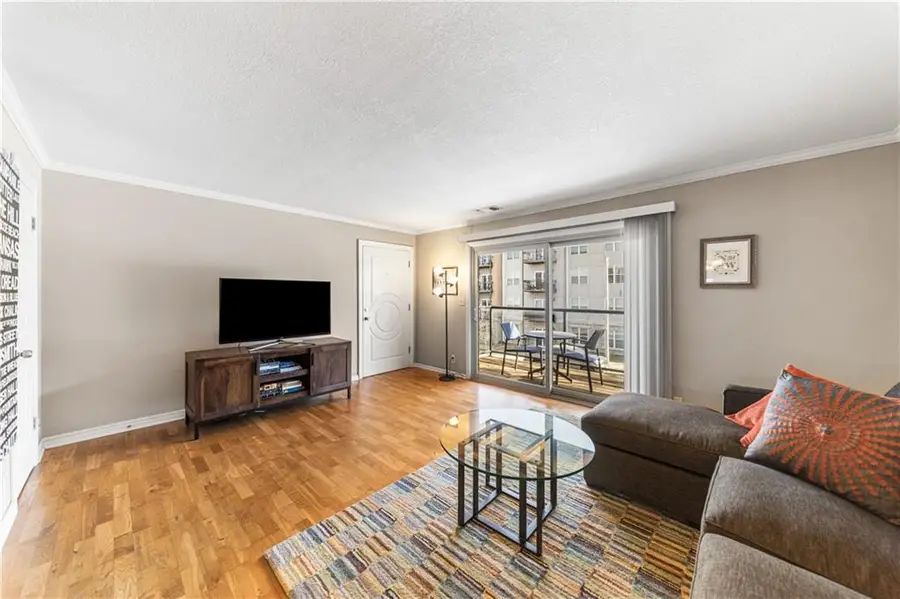 4616 Holly Street #3, Kansas City, MO 64112 - #3