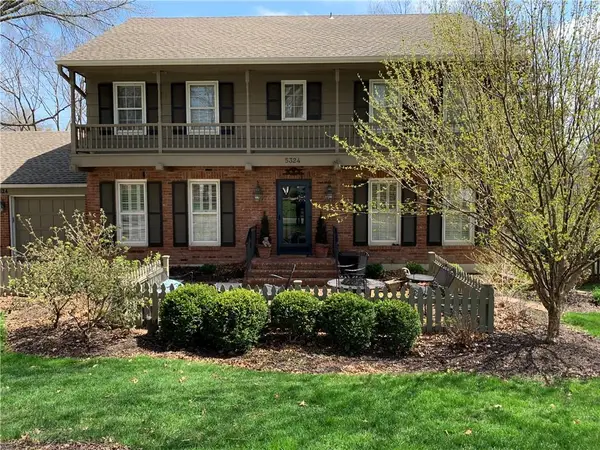 5324 W 100th Street, Overland Park, KS 66207