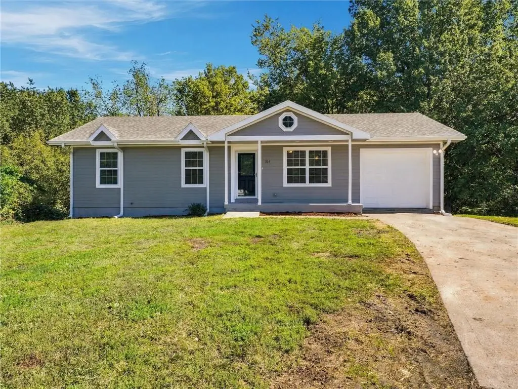 314 E 17th Street, Kearney, MO 64060 - #1