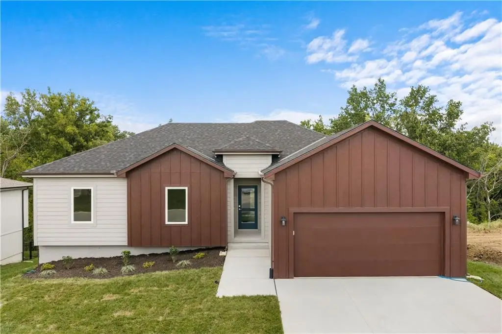 612 SE 21st Street, Oak Grove, MO 64075 - #1