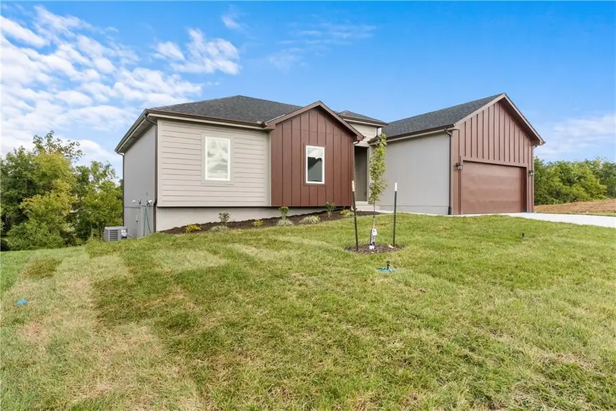 612 SE 21st Street, Oak Grove, MO 64075 - #3