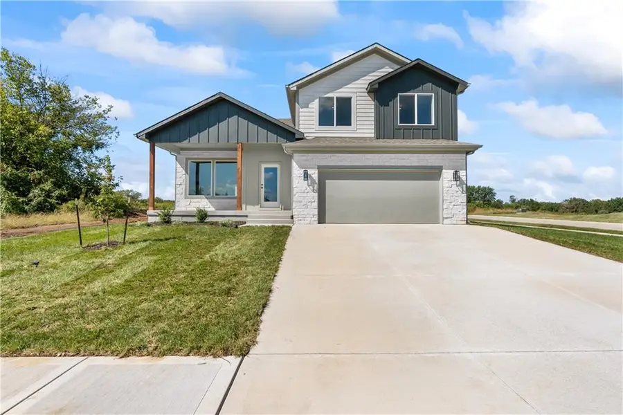 2200 SE Oak Ridge Drive, Oak Grove, MO 64075 - #3