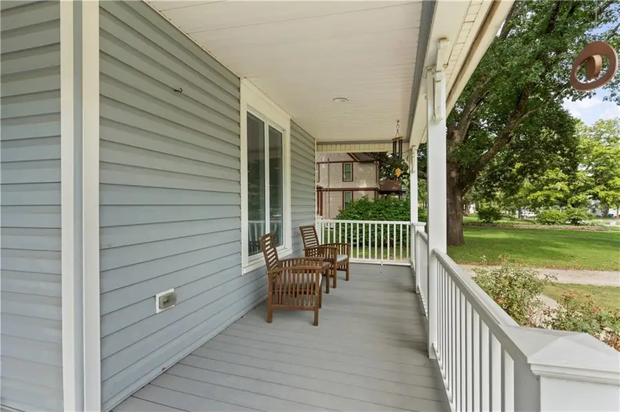 328 S Ash Street, Ottawa, KS 66067 - #2
