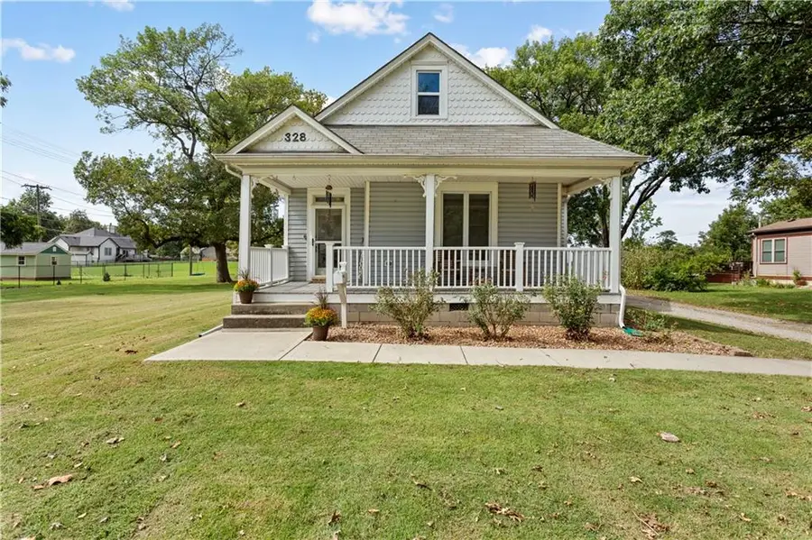 328 S Ash Street, Ottawa, KS 66067 - #3