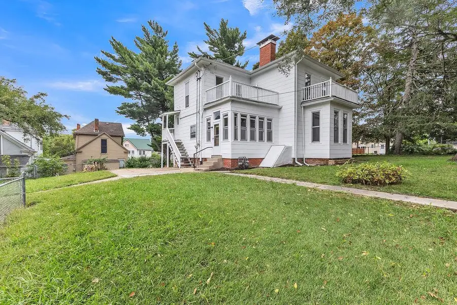418 N 20th Street, Saint Joseph, MO 64501 - #2