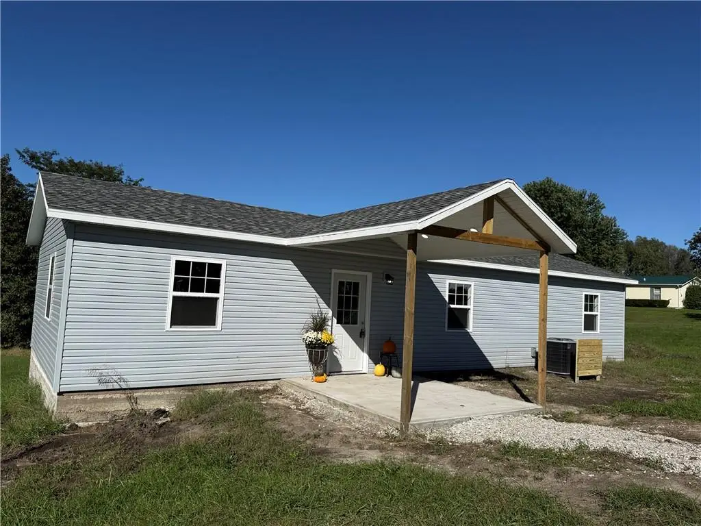 401 Walnut Street, Pattonsburg, MO 64670 - #1