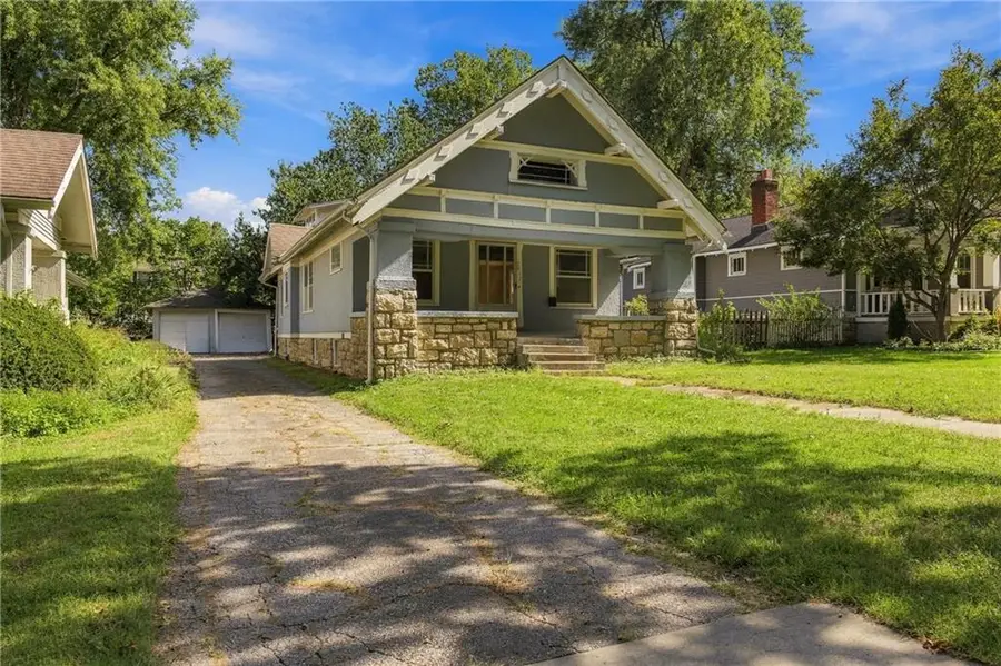 5817 Oak Street, Kansas City, MO 64113 - #2