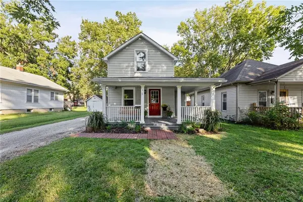619 S Oak Street, Ottawa, KS 66067