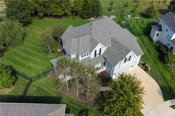 9206 W 177th Terrace, Overland Park, KS 66013