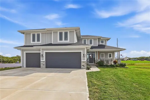 9517 Ingrid Street, De Soto, KS 66018