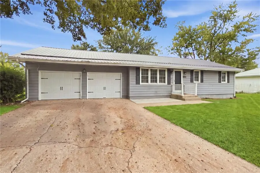 1406 Pearl Street, Carrollton, MO 64633 - #2