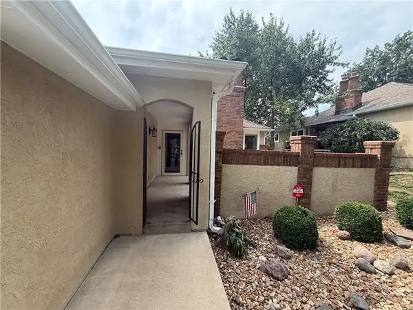 11049 W 97th Circle, Overland Park, KS 66214