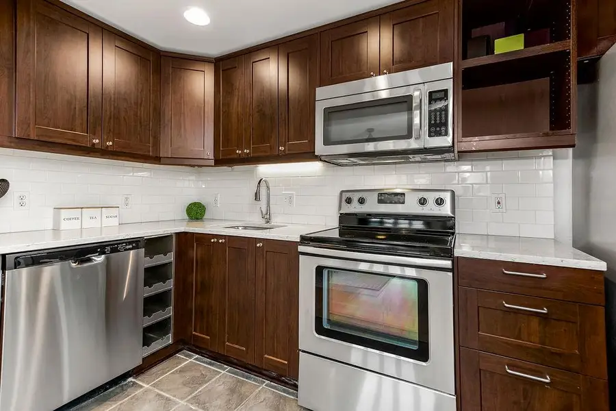 700 W 48th Street #105, Kansas City, MO 64112 - #3