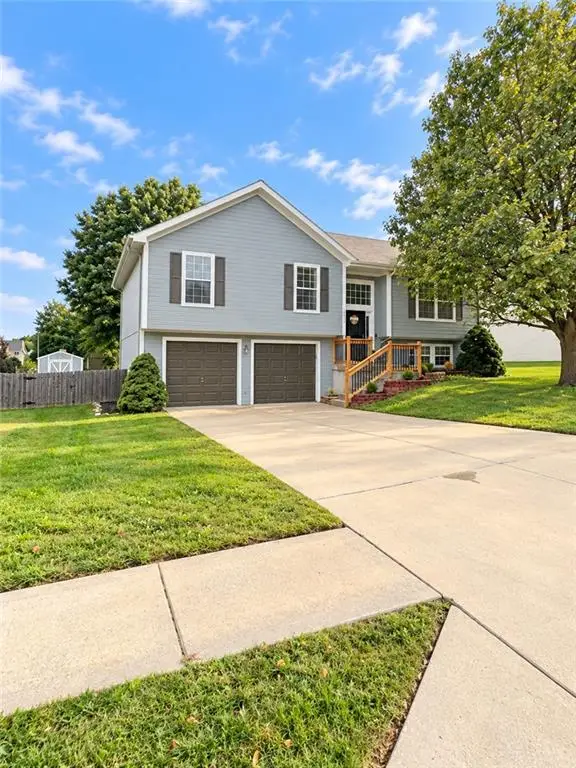 10430 N Tracy Avenue, Kansas City, MO 64155