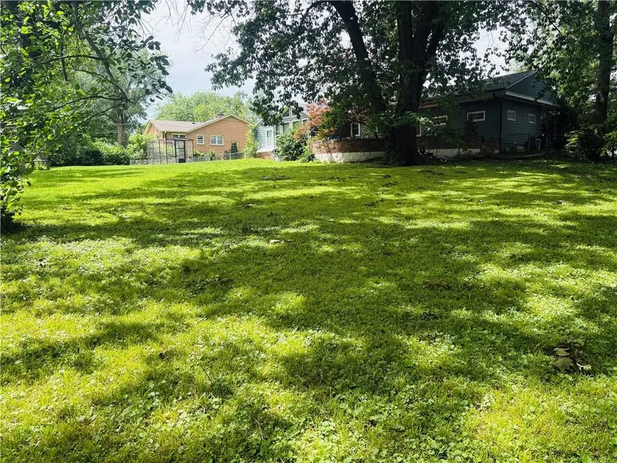 5211 W 65th Place, Prairie Village, KS 66202 - #2